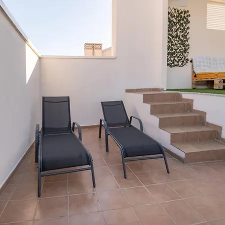 Stunning Penthouse Terrace & Pool * Free Parking Apartment *