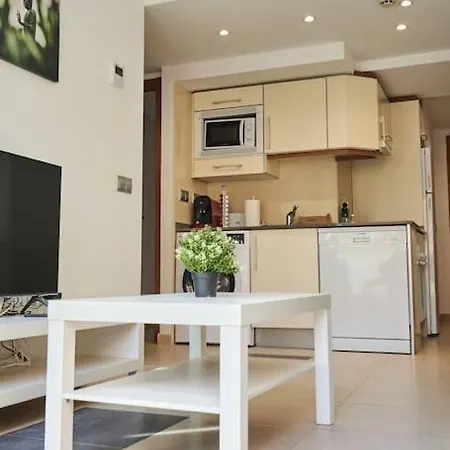 Stunning Penthouse Terrace & Pool * Free Parking *