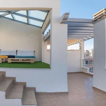 Stunning Penthouse Terrace & Pool * Free Parking *