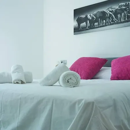Stunning Penthouse Terrace & Pool * Free Parking Apartamento Vera